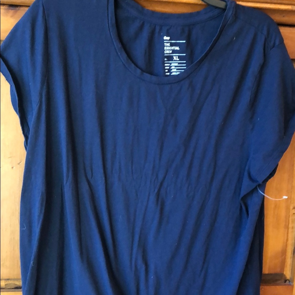 Gap tee shirt